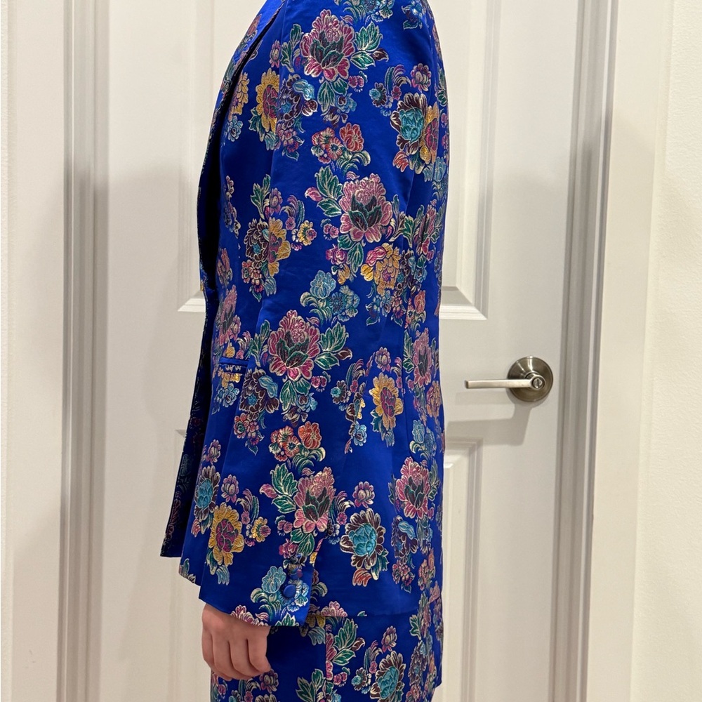 Fashion Nova Luxe Blue Floral Satin Set - Picture 4 of 11
